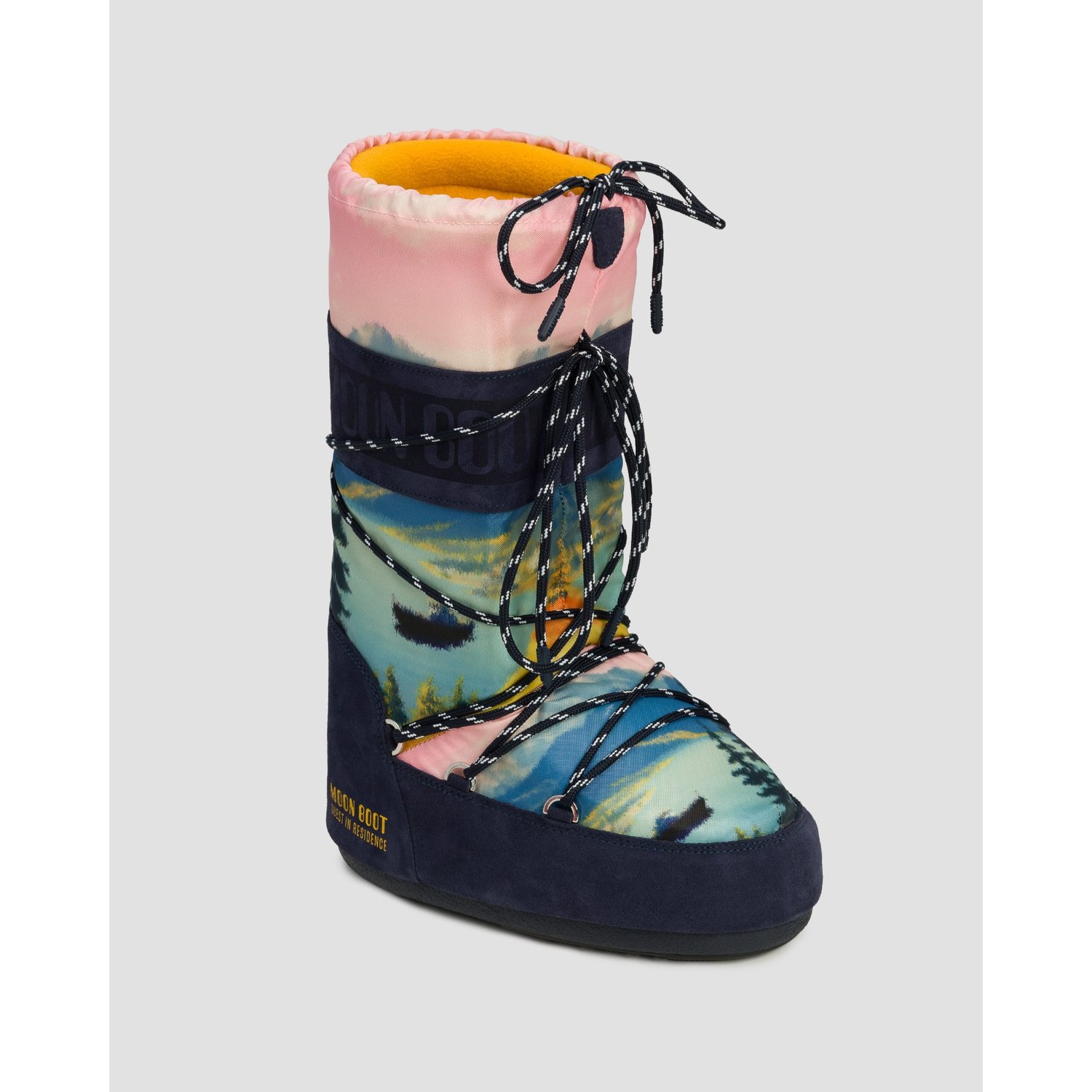 Śniegowce Moon Boot X Gir Icon Postcard