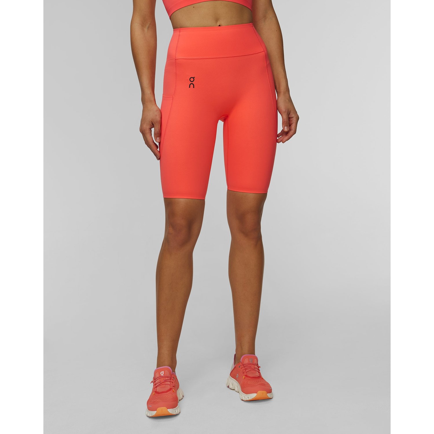 Krótkie Leginsy Damskie On Running Studio Tights Short Zendaya Edit