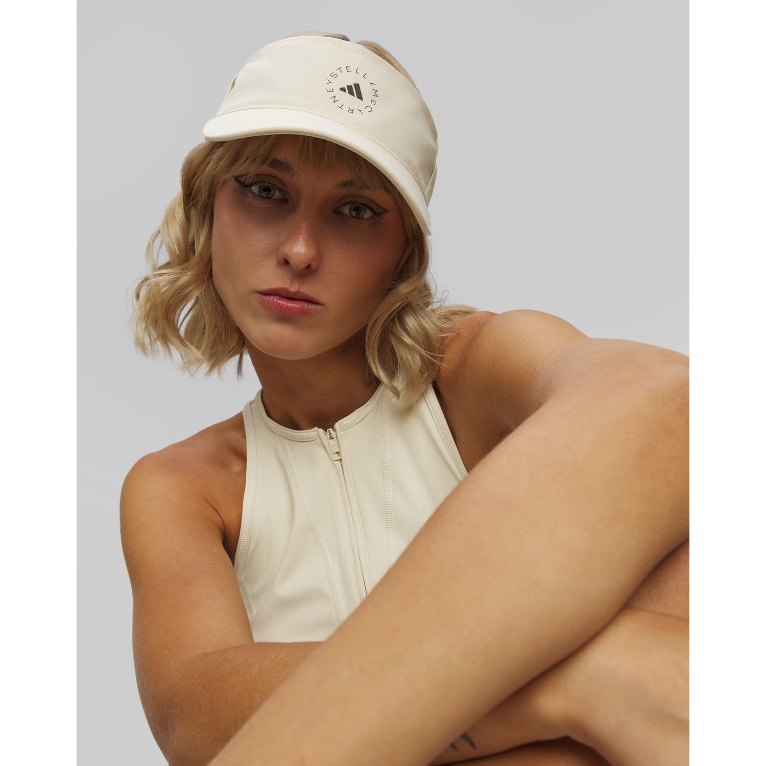 Daszek Damski Adidas By Stella Mccartney Visor Biały