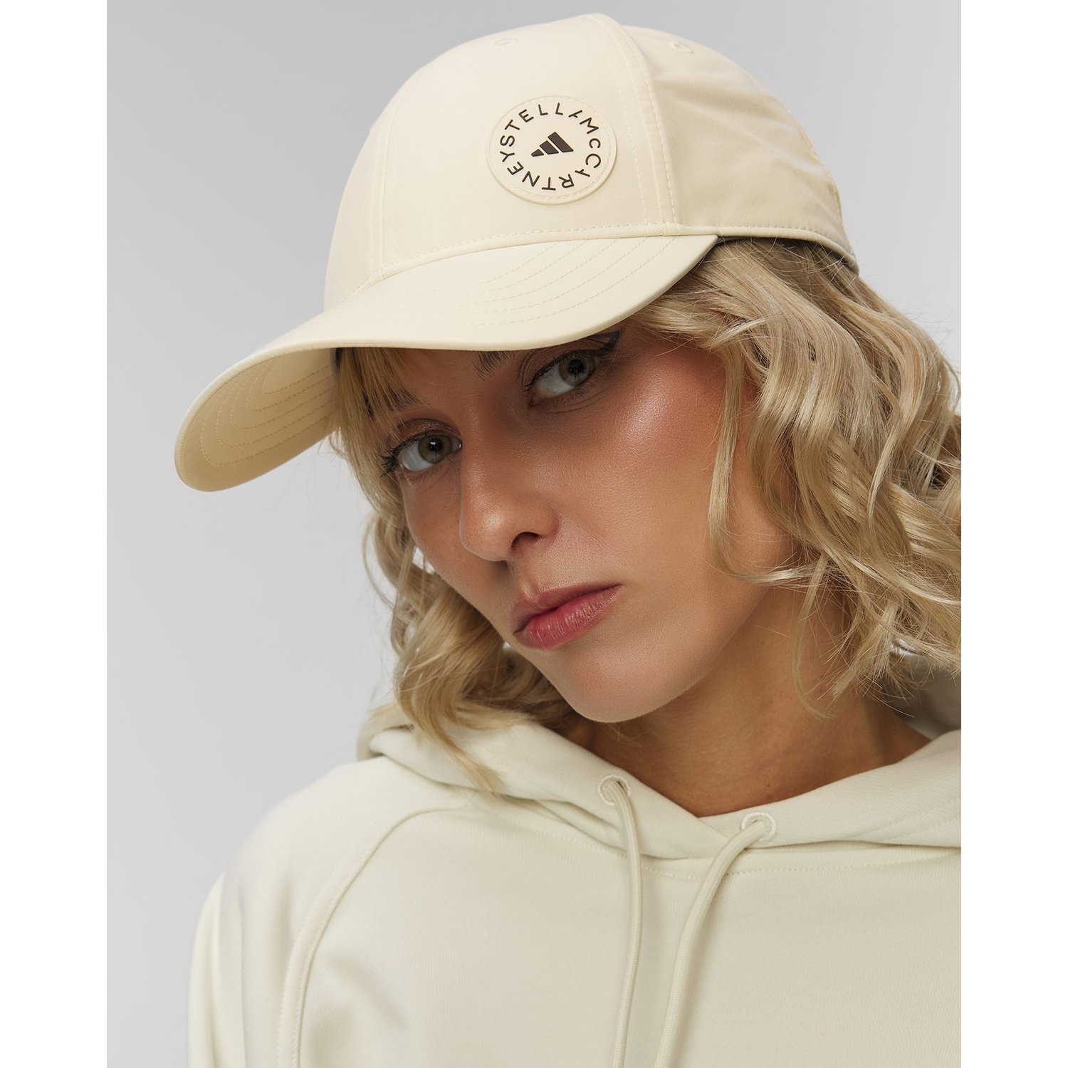 Czapka z daszkiem damska Adidas by Stella McCartney Cap biała