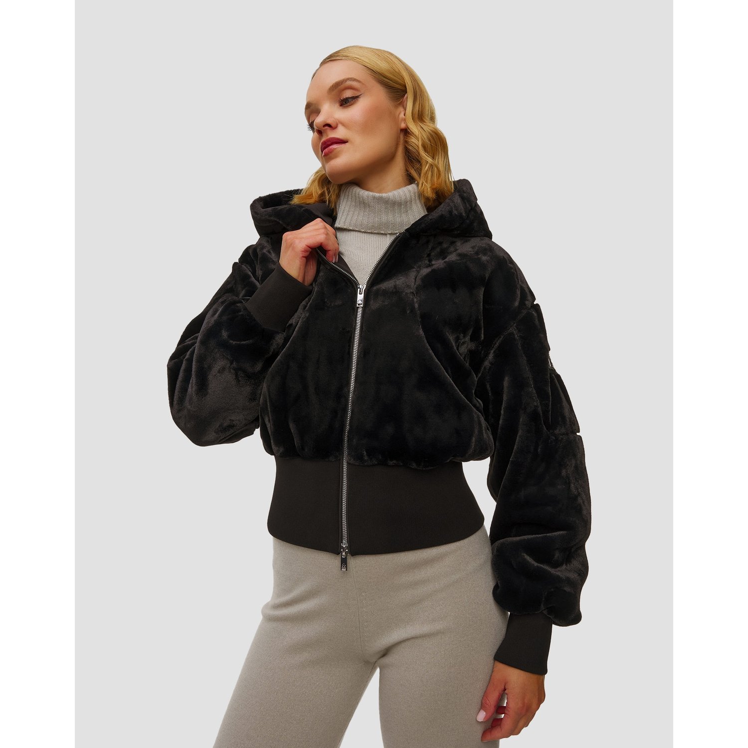 Czarna Kurtka Futerkowa Damska Moose Knuckles Rose De Lima Bunny