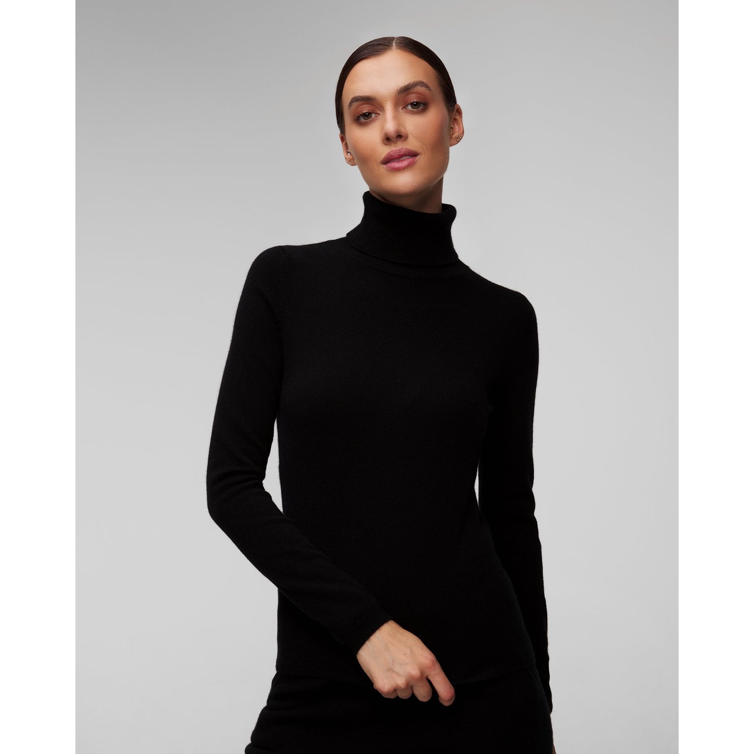 Czarny Sweter Z Golfem Damski Allude