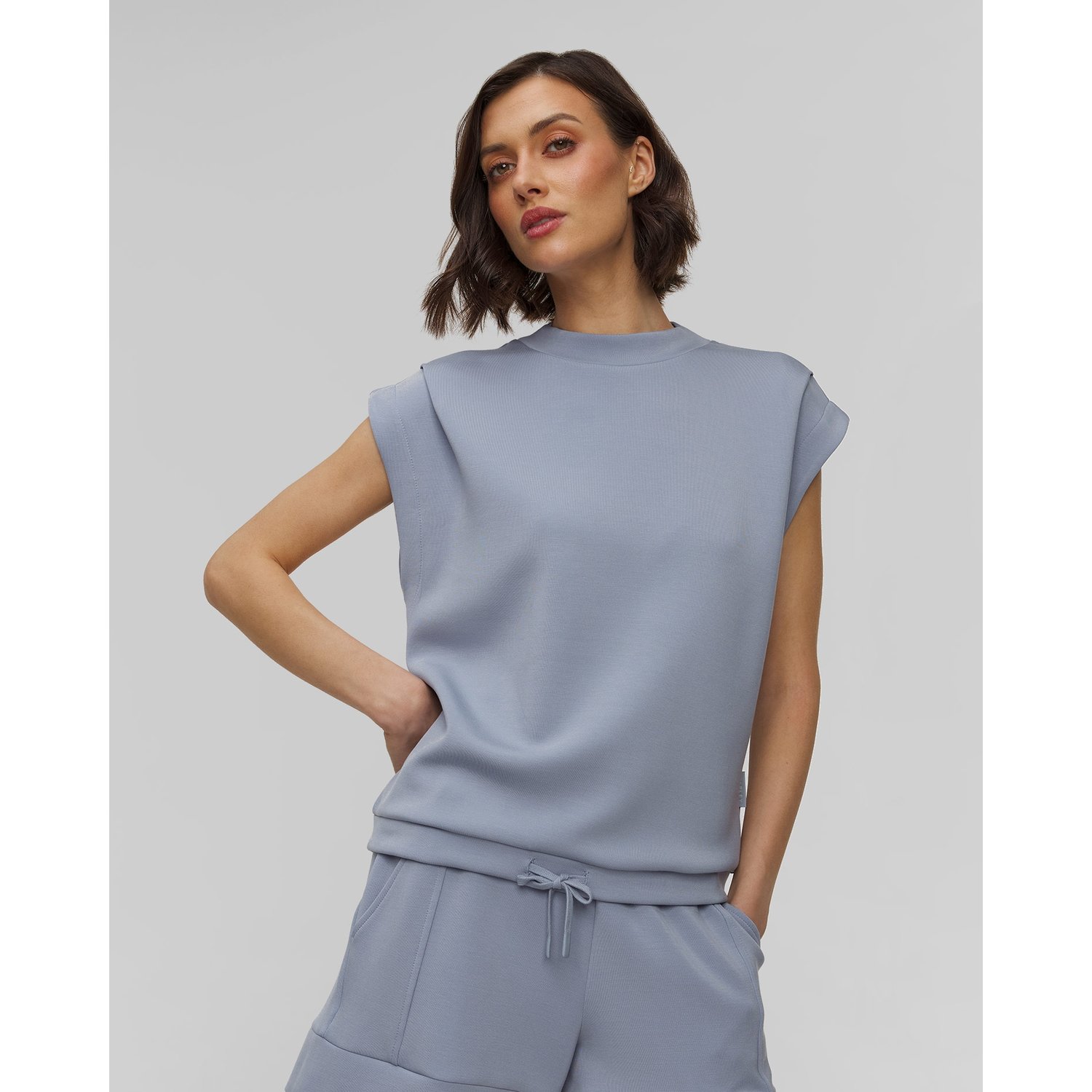 Błękitna bluza z wiskozy damska Varley Otis Sleeveless Sweat
