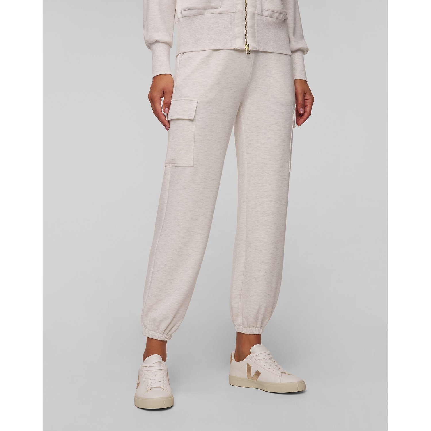 Szare Spodnie Dresowe Cargo Damskie Varley The Cargo Pant 27.5
