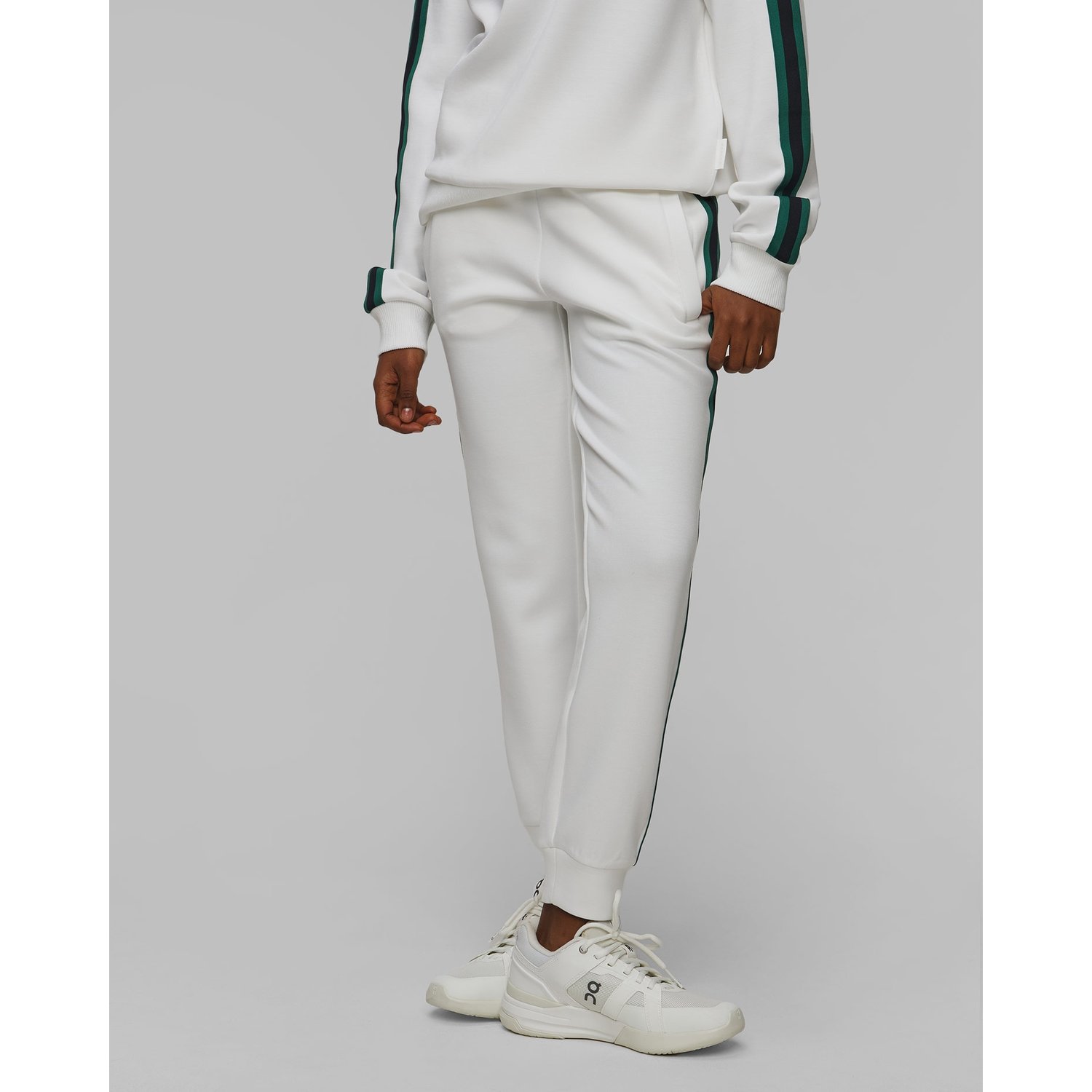Białe Spodnie Dresowe Damskie Varley The Slim Stripe Cuff Pant 26
