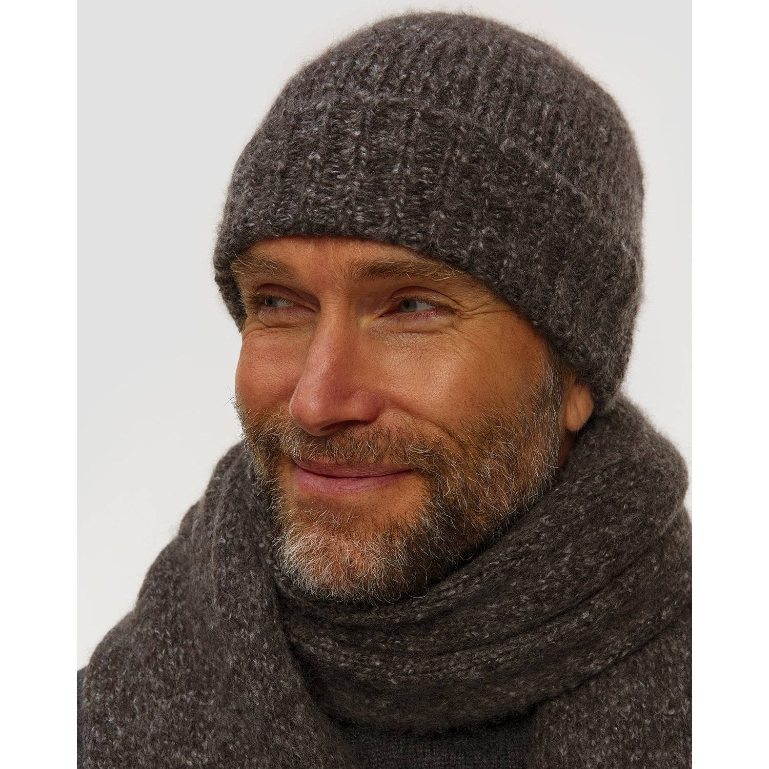 Kaszmirowa Czapka Z Jedwabiem Johnstons Of Elgin