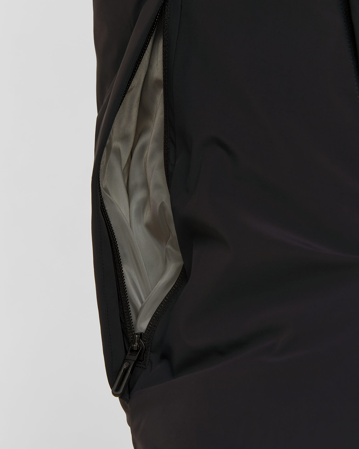 Men's ski jacket Descente Hybrid Down Jacket black