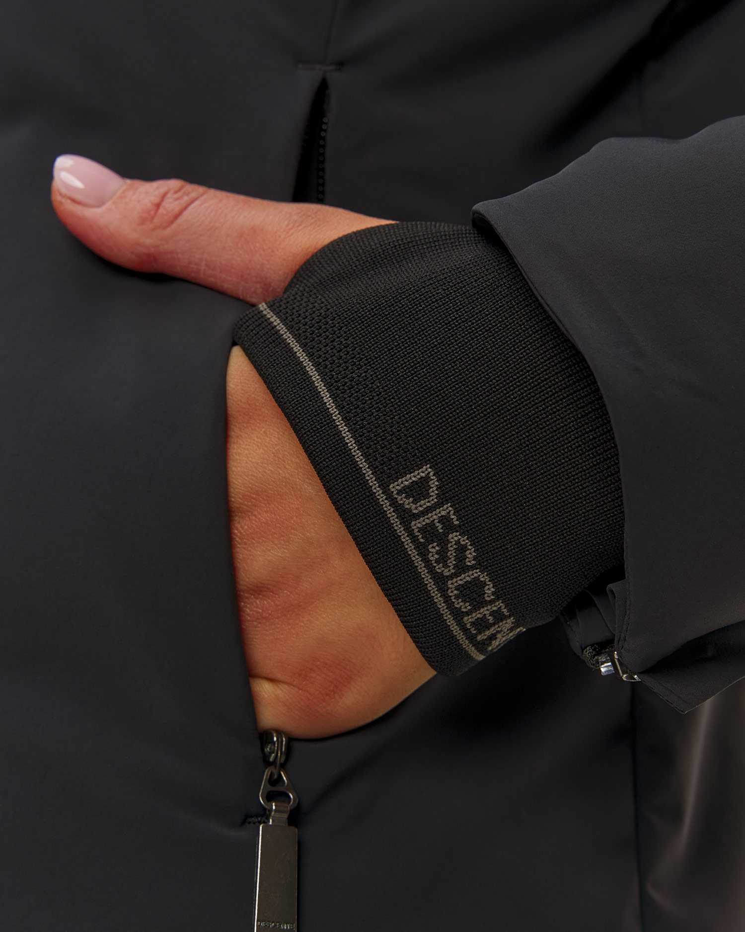 Kurtka narciarska puchowa damska Descente Janie czarna