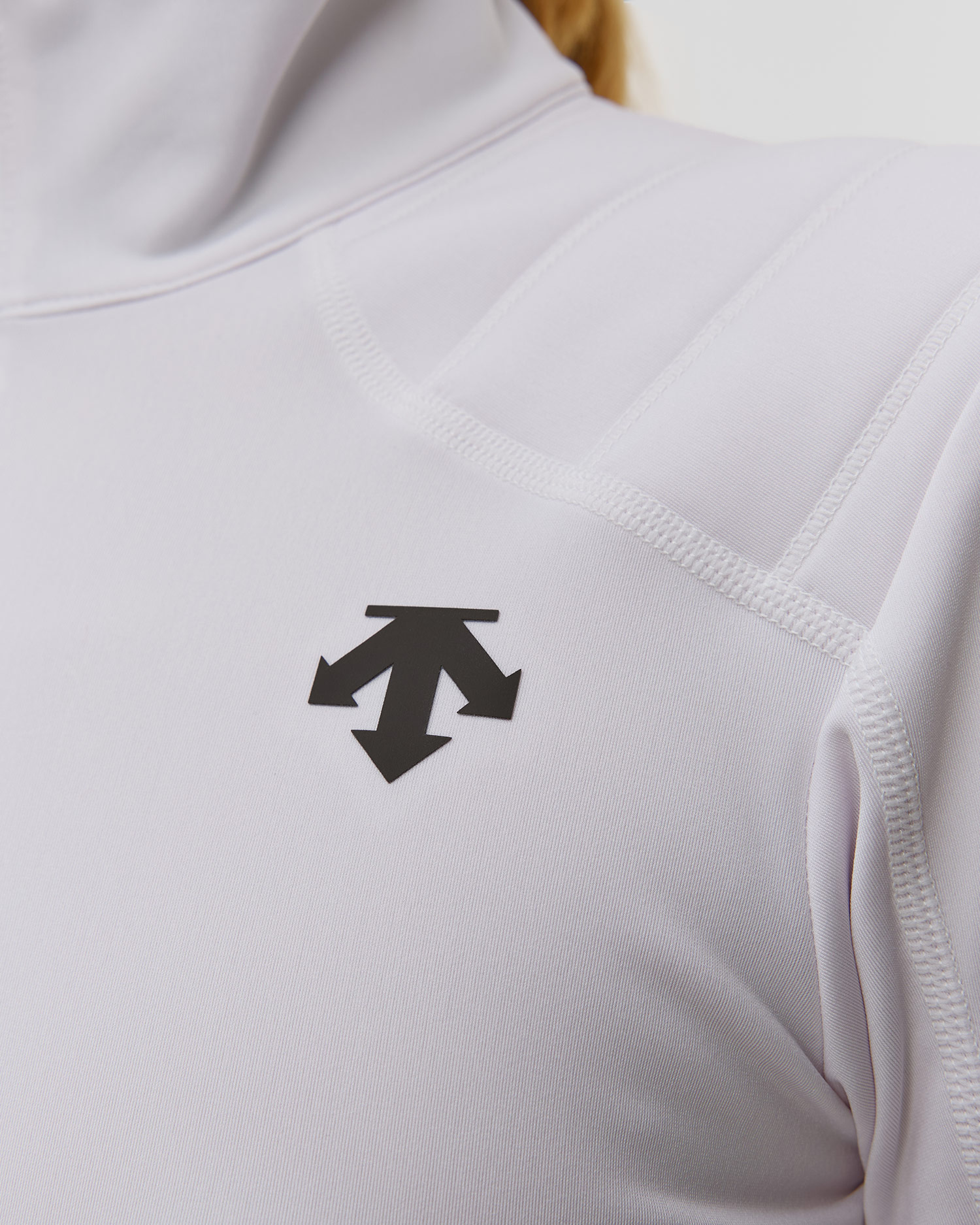 Descente Womens T-Neck Ski-Rollkragenpullover für Damen in Weiß