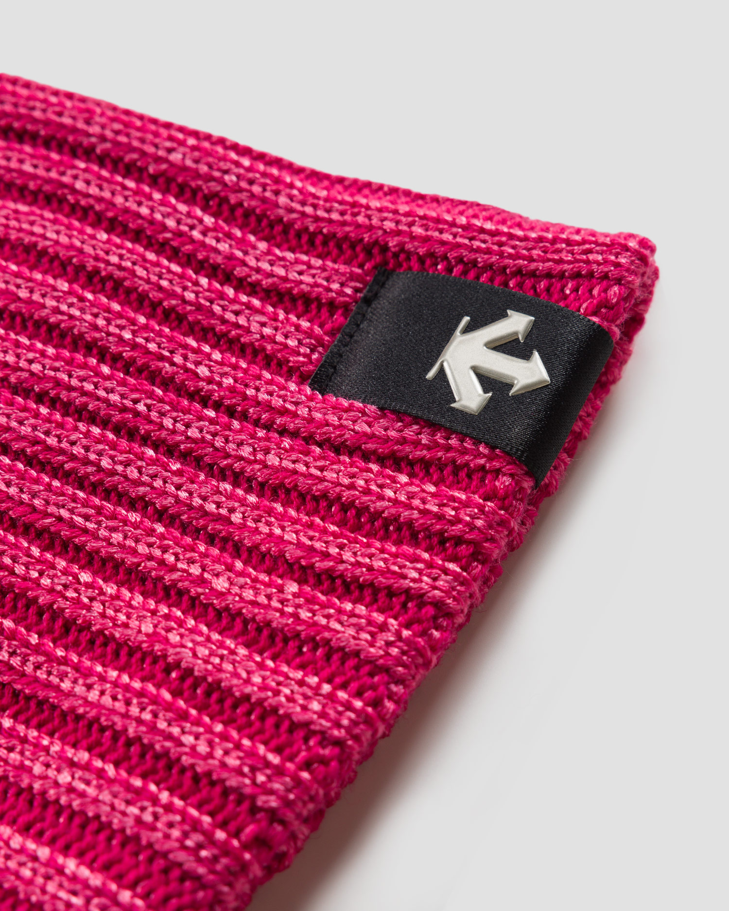 Czapka zimowa damska Descente Lame Yarn