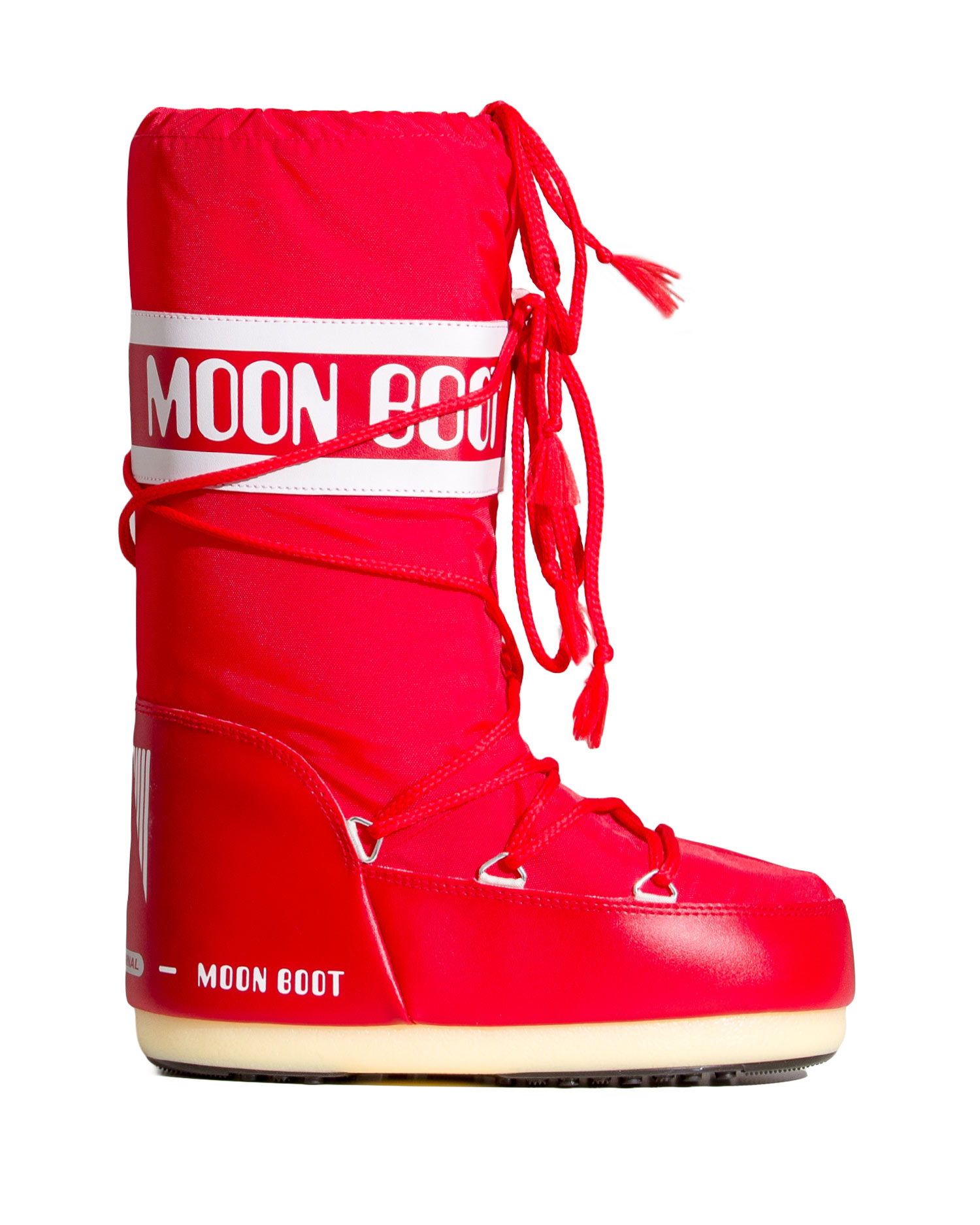 Нейлон сапоги. Moon Boot Gucci. Moon Boot инстасамка. Moon Boot на человеке.