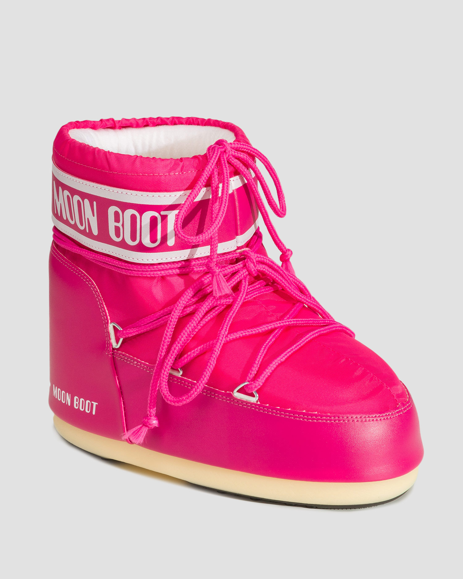Moon boot classic low snow sale boots