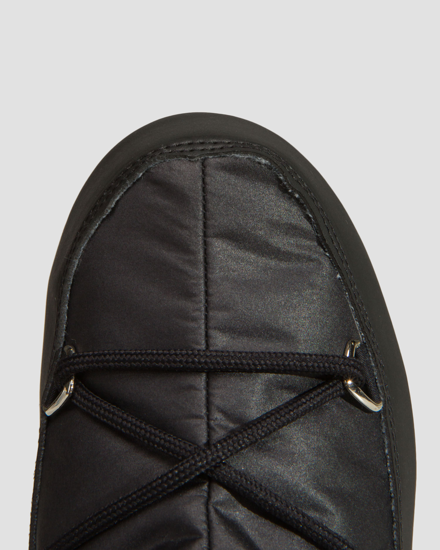 Czarne śniegowce Moon Boot Mid Nylon