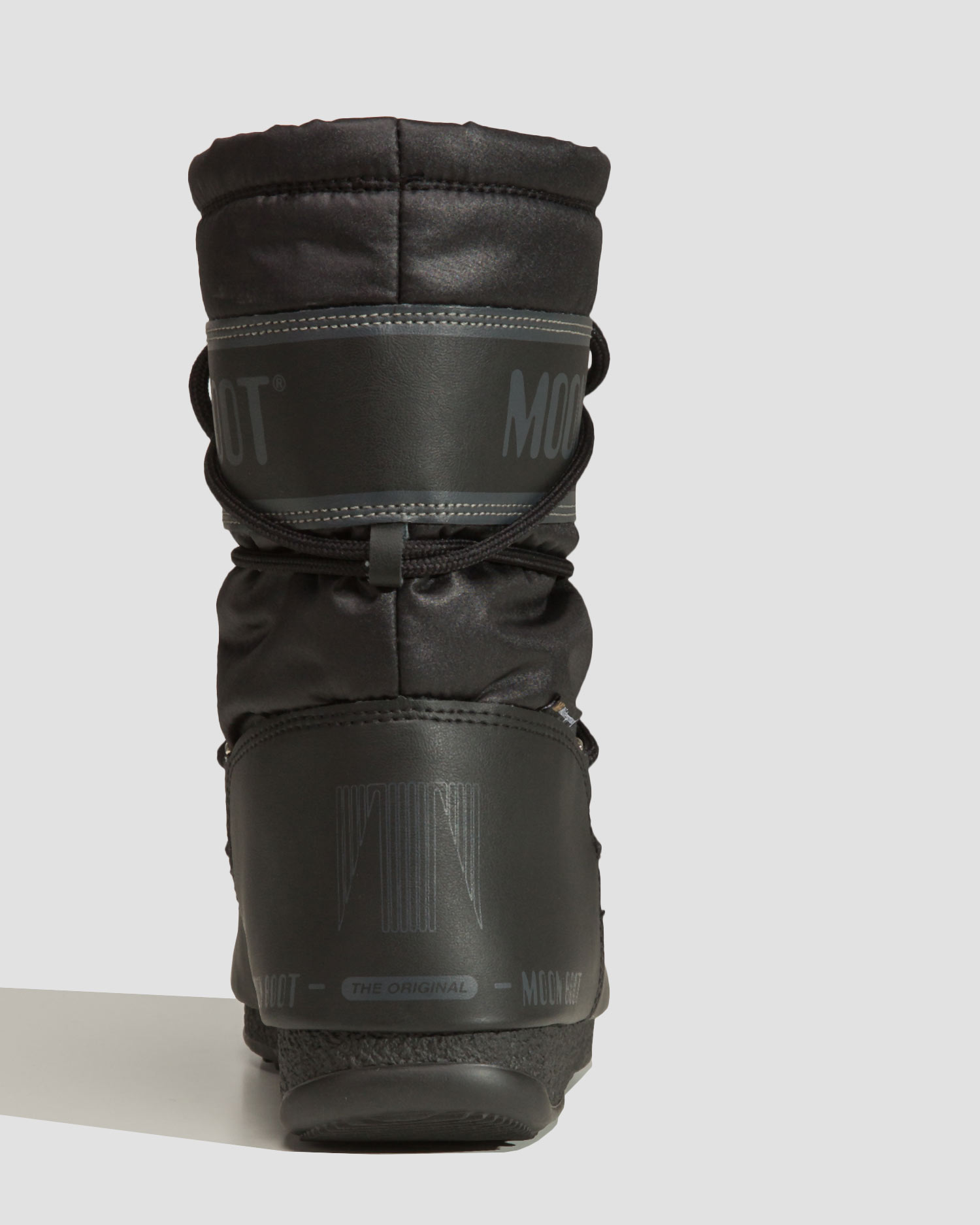 Czarne śniegowce Moon Boot Mid Nylon