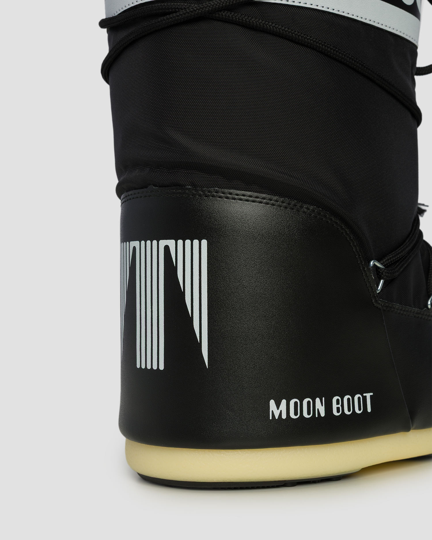 Czarne śniegowce Moon Boot Icon Nylon