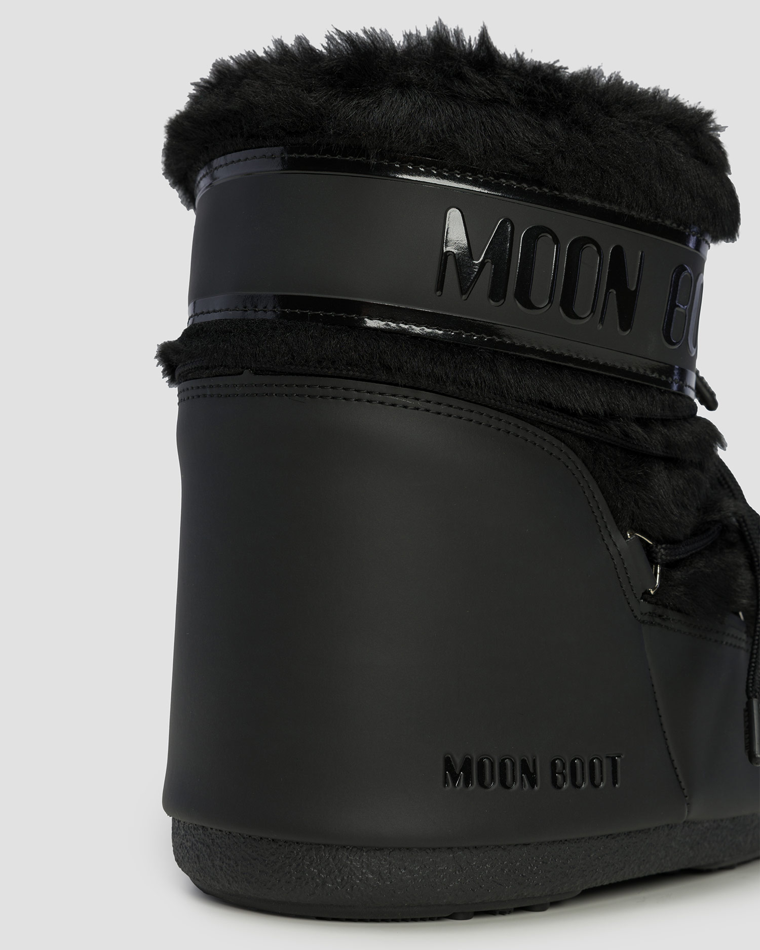 Czarne śniegowce damskie Moon Boot Icon Low Faux Fur