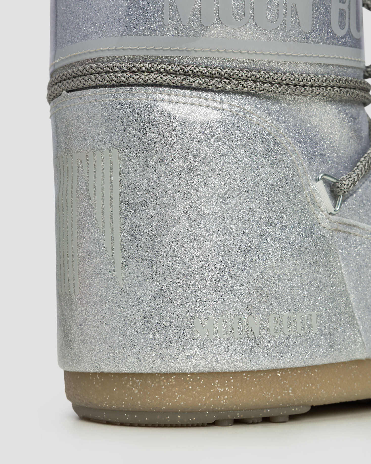 Stříbrné dámské sněhule Moon Boot Icon Low Glitter