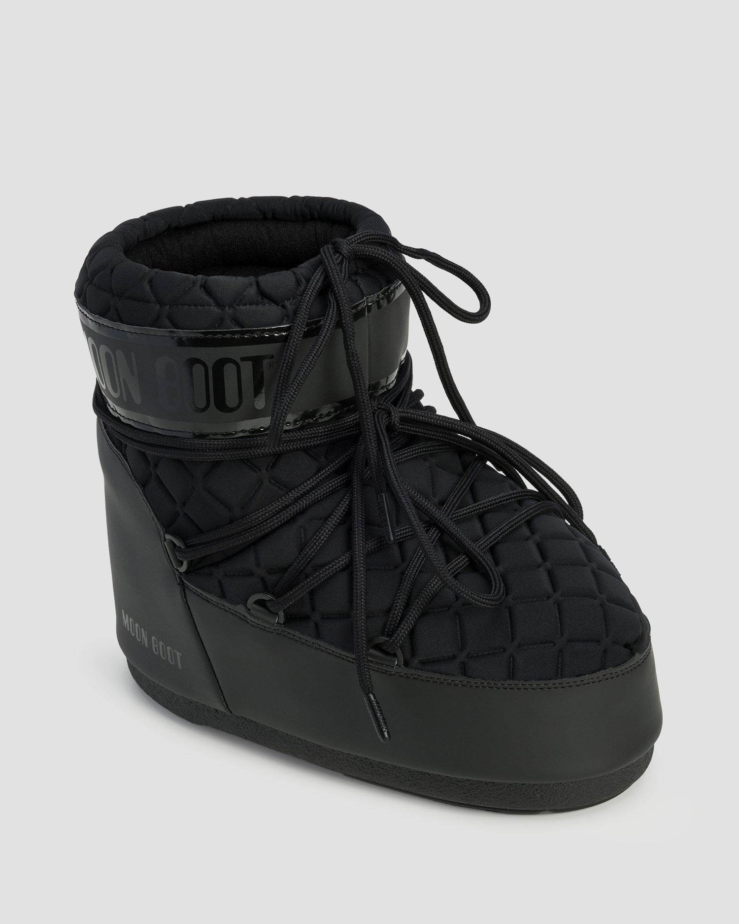Women’s black winter boots Moon Boot Icon Low Quilt