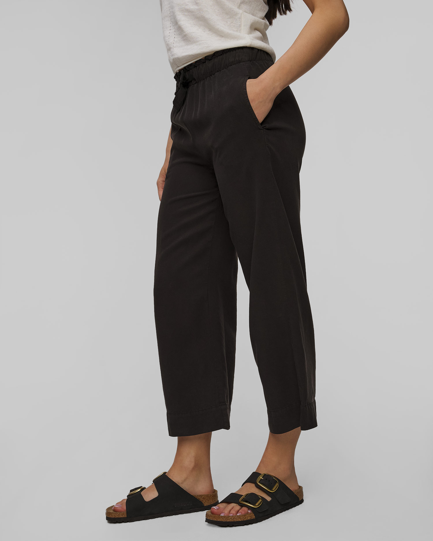 Dámske čierne lyocellové crop nohavice Deha