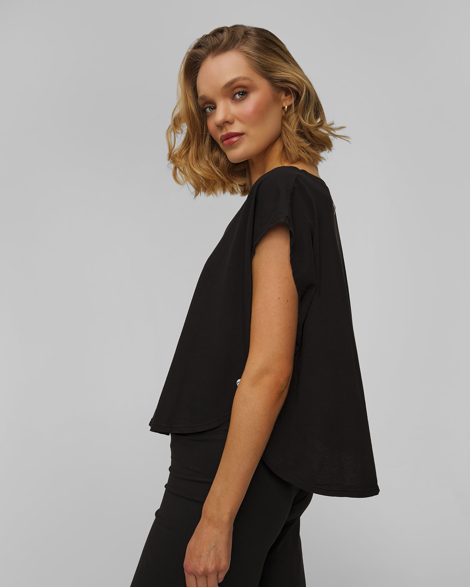 T-shirt noir pour femmes Deha