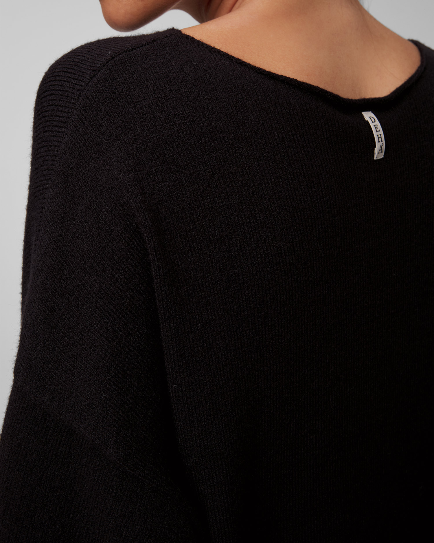 Dámsky sveter z viskózy Deha