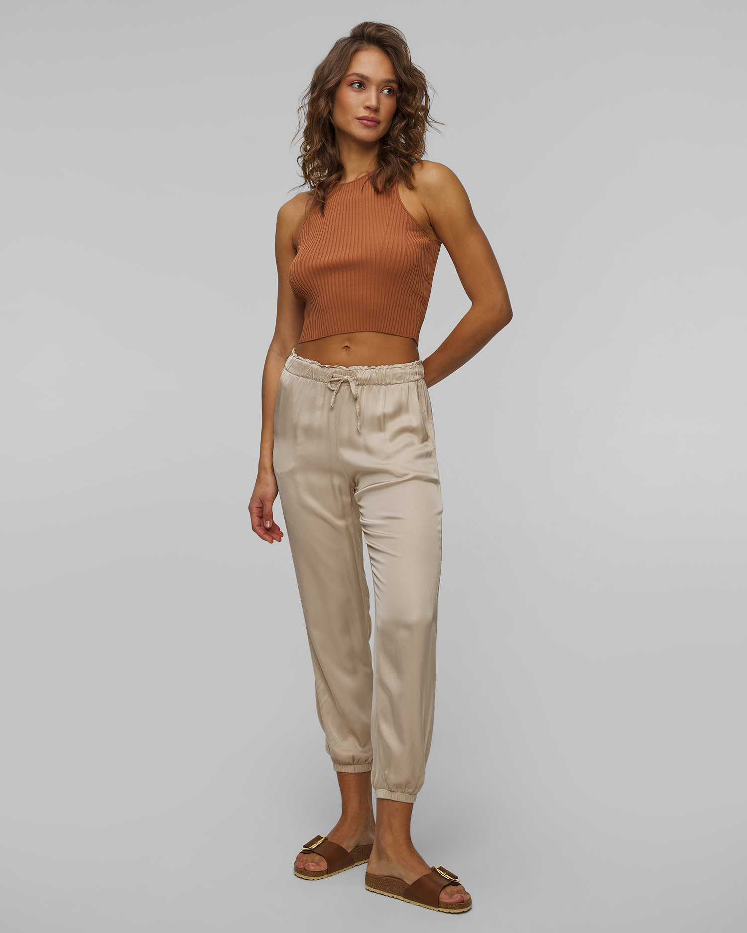 Pantaloni beige in viscosa satinata da donna Deha