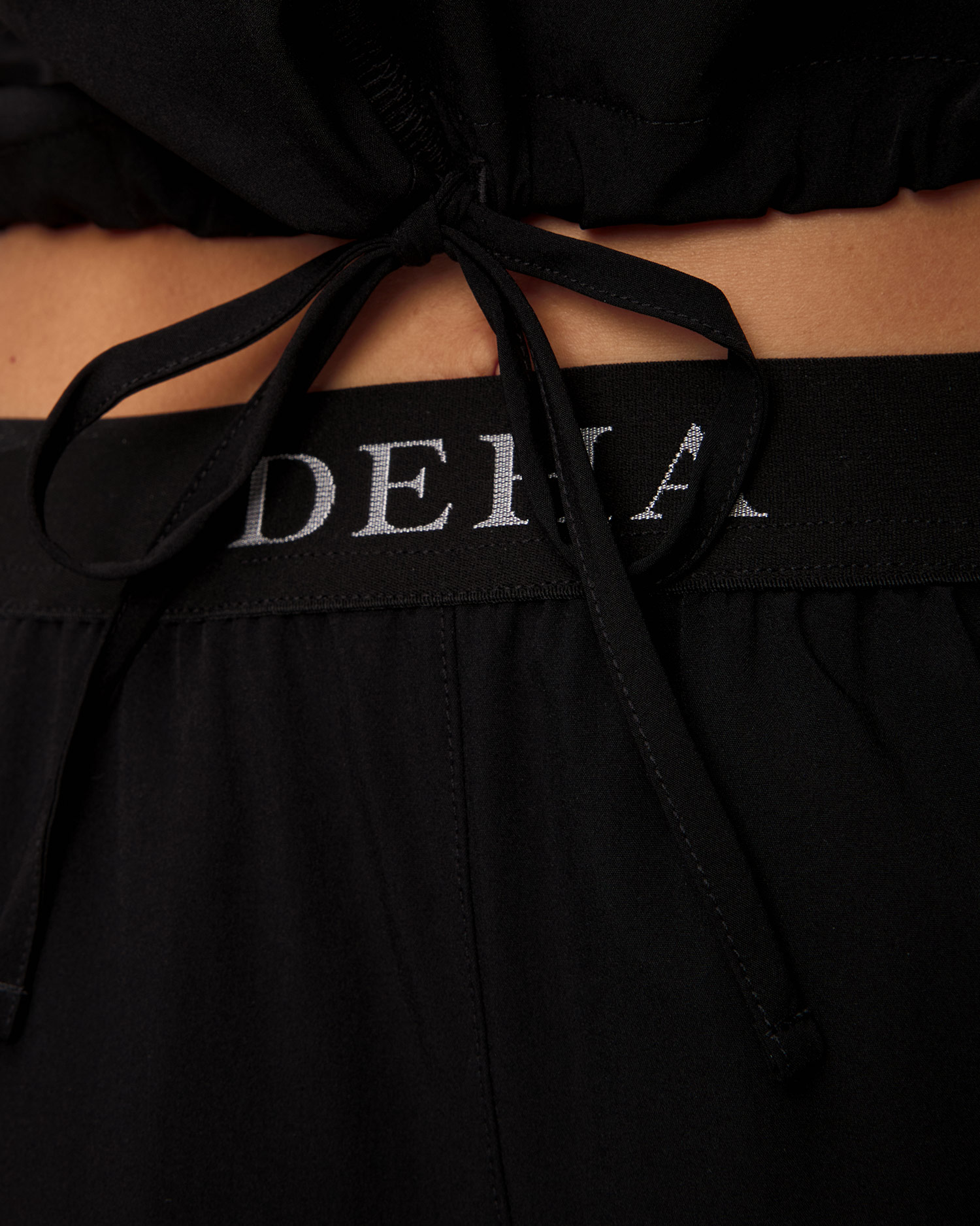 Top noir pour femmes Deha