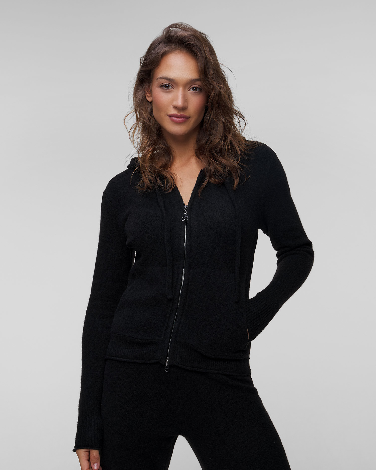 Felpa nera in maglia da donna Deha