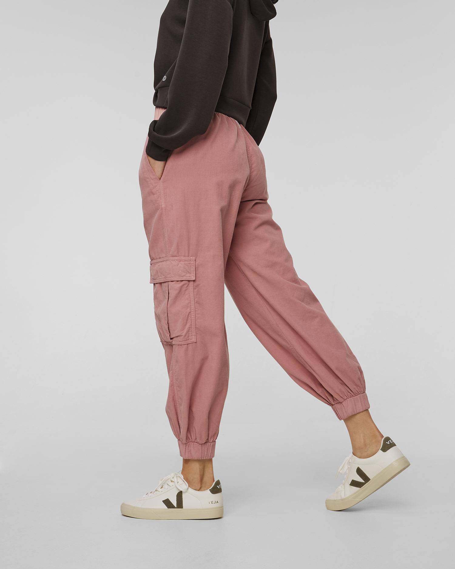Pantalon cargo en velours côtelé rose Deha