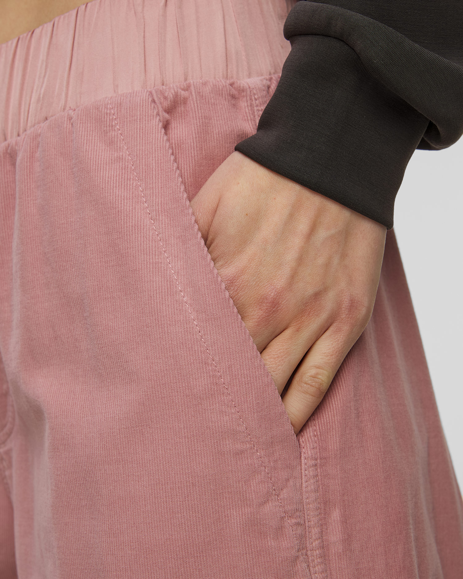 Pantalon cargo en velours côtelé rose Deha