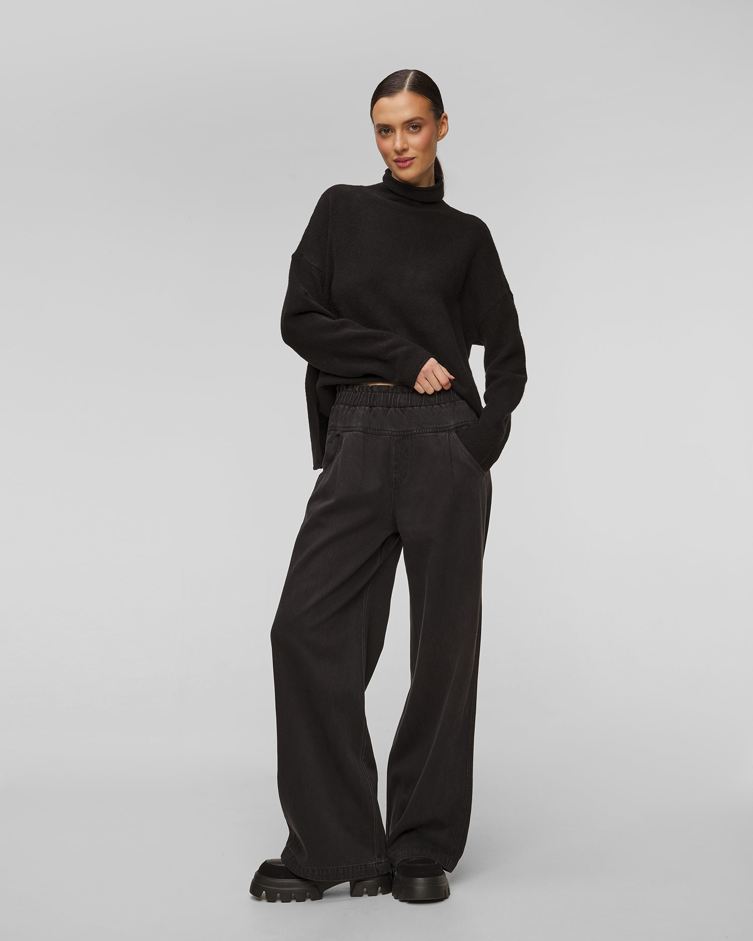 Pantaloni larghi neri da donna Deha