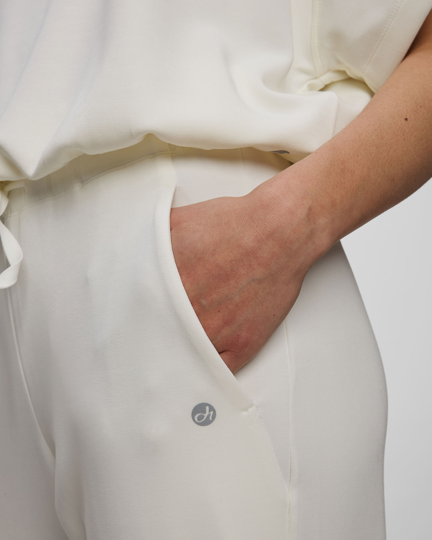 Deha Damen-Jogginghose aus Modal in Weiß