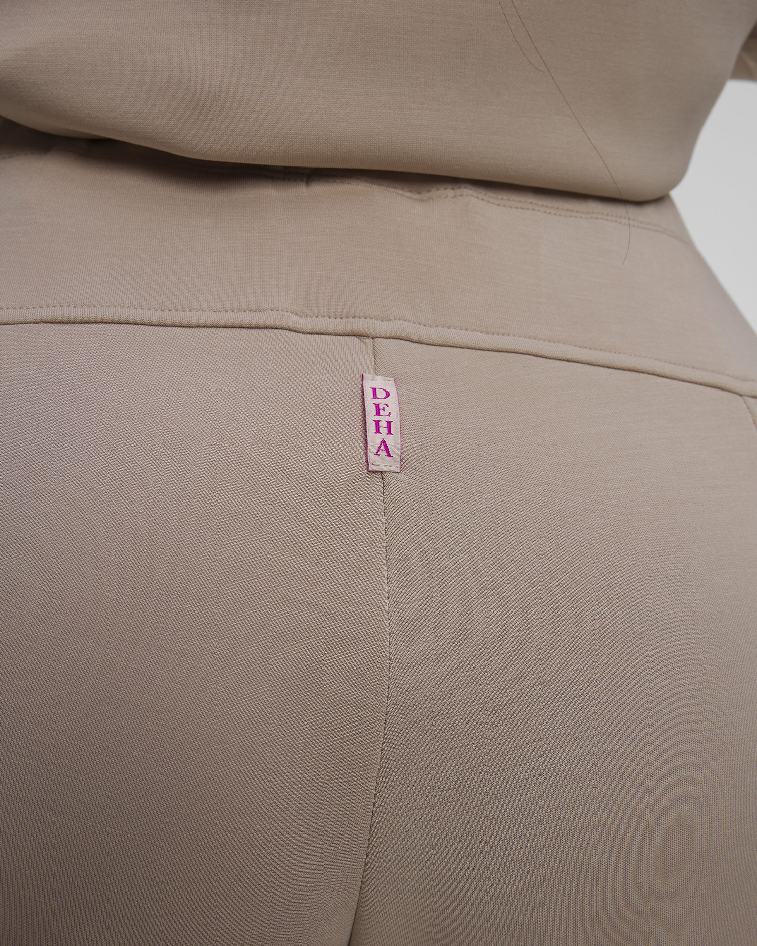 Pantaloni de trening bej din modal pentru femei Deha