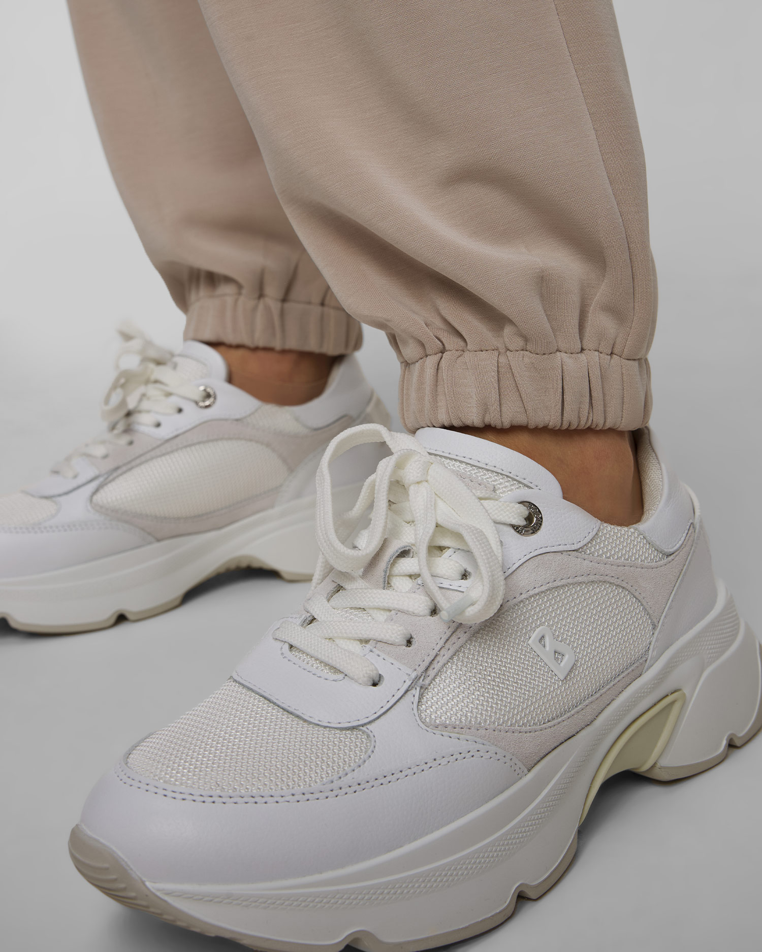 Pantaloni bej din modal pentru femei Deha