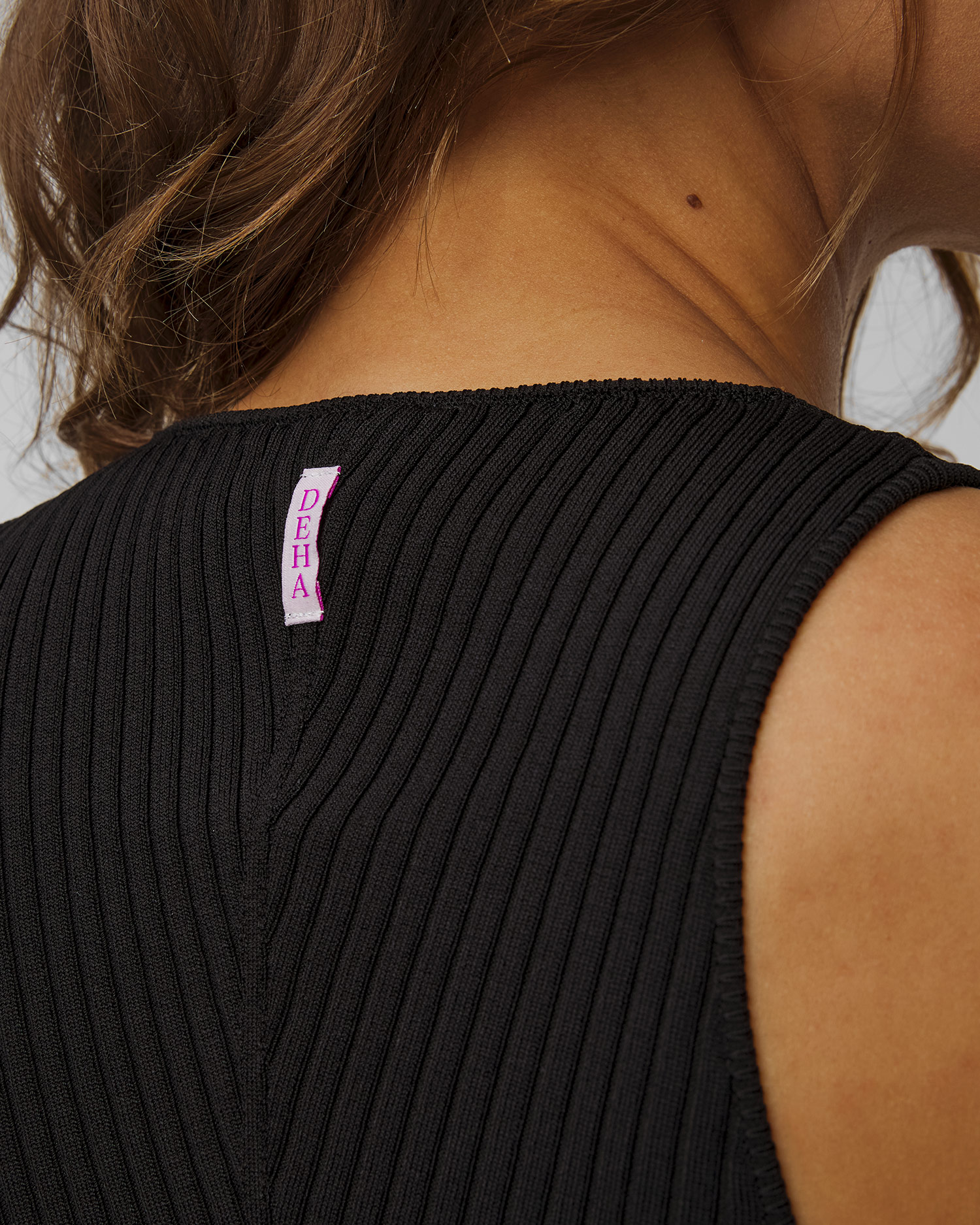 Dámsky čierny top z rayonu Deha