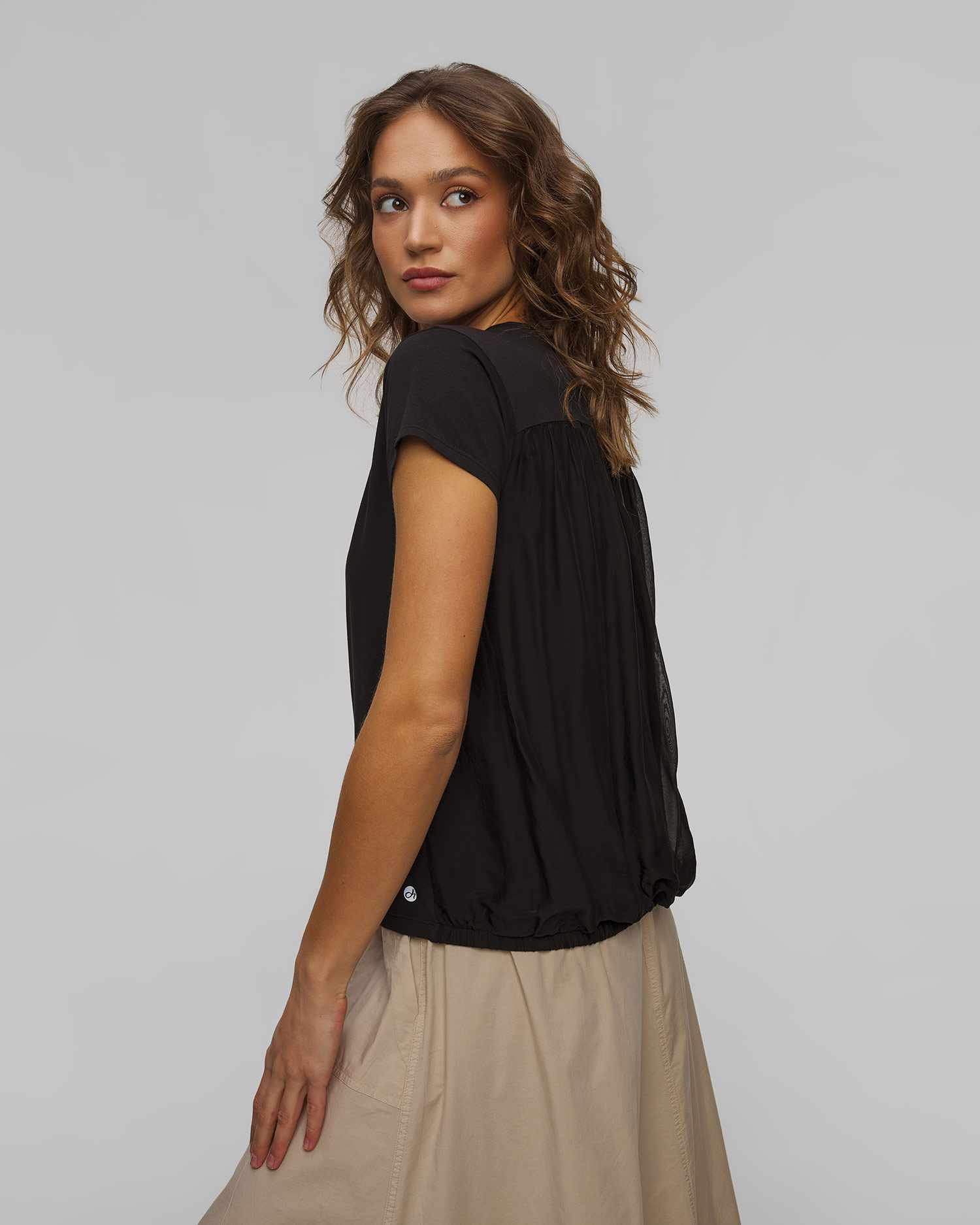 Czarny T-shirt damski Deha
