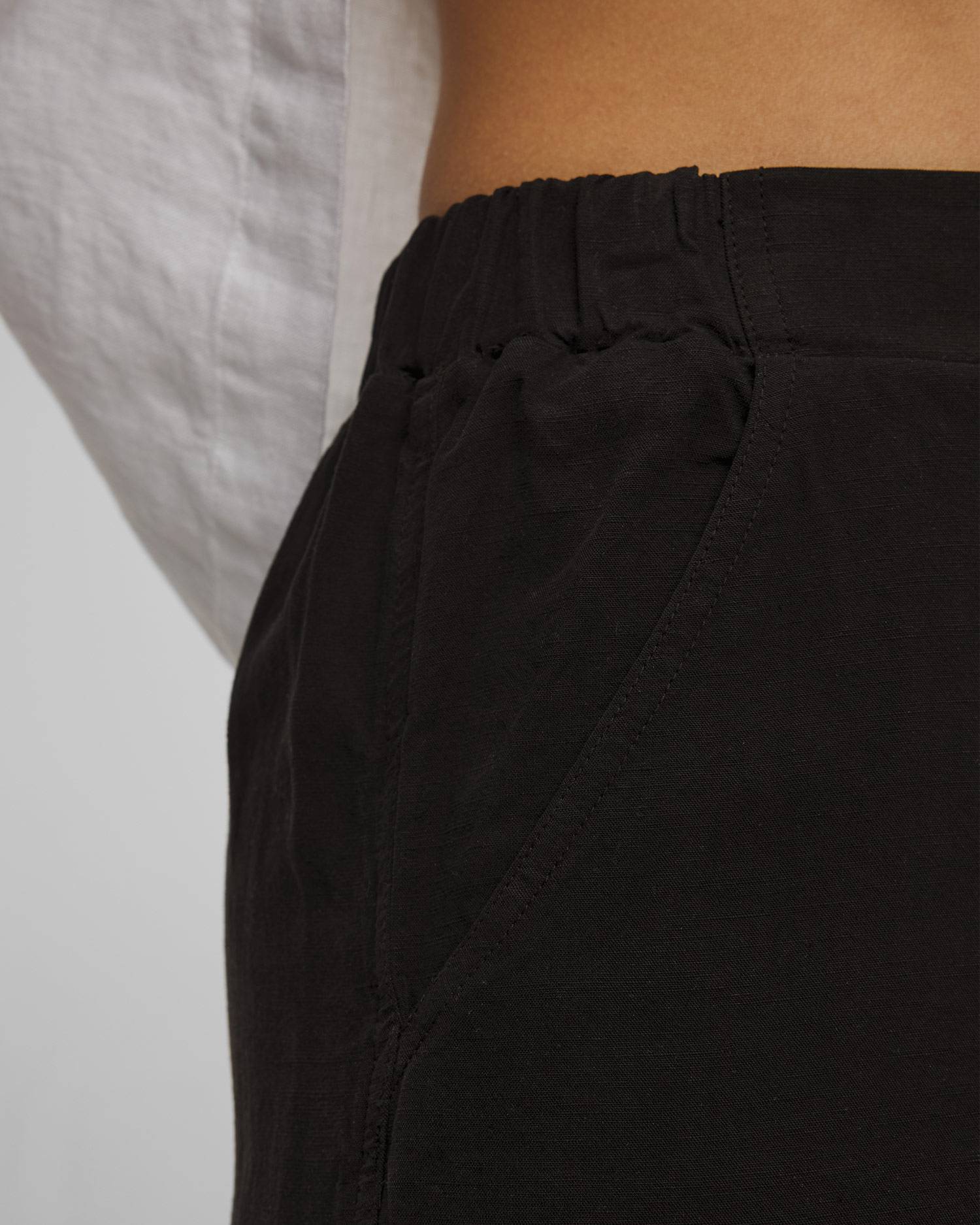 Pantaloni negri din lyocell pentru femei  Deha