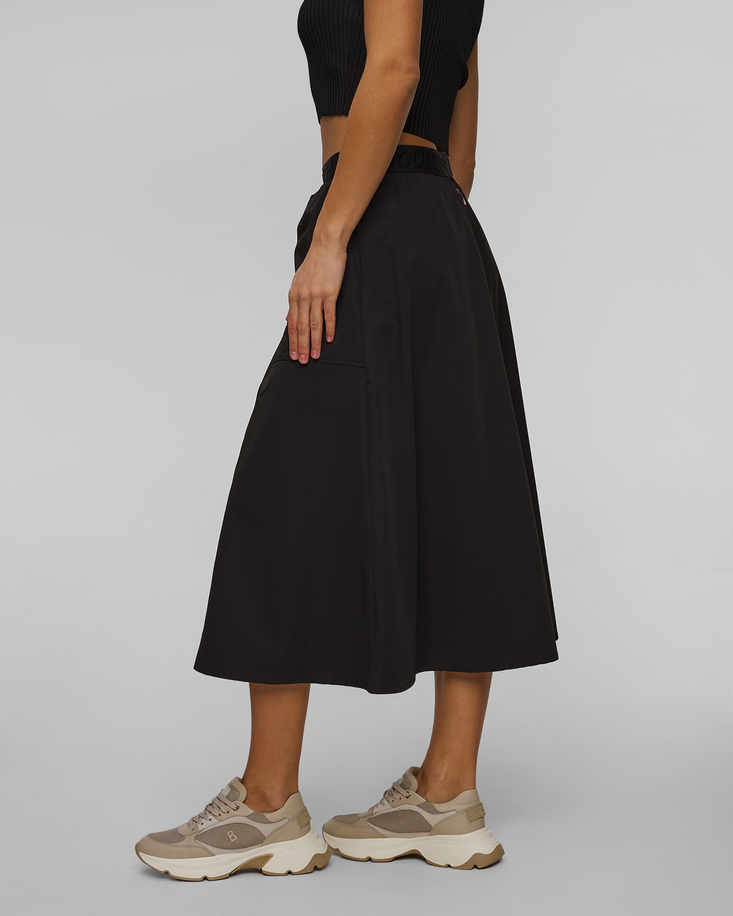 Čierna dlhá sukňa Deha