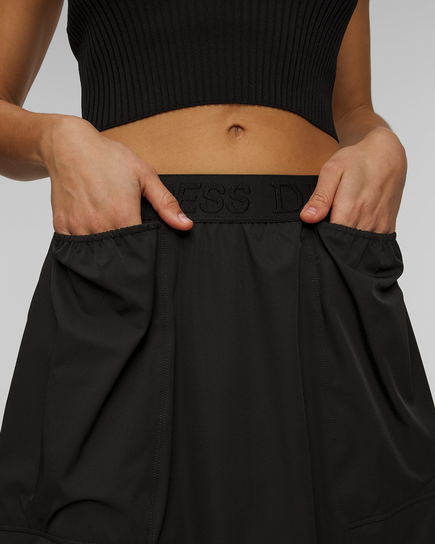 Čierna dlhá sukňa Deha