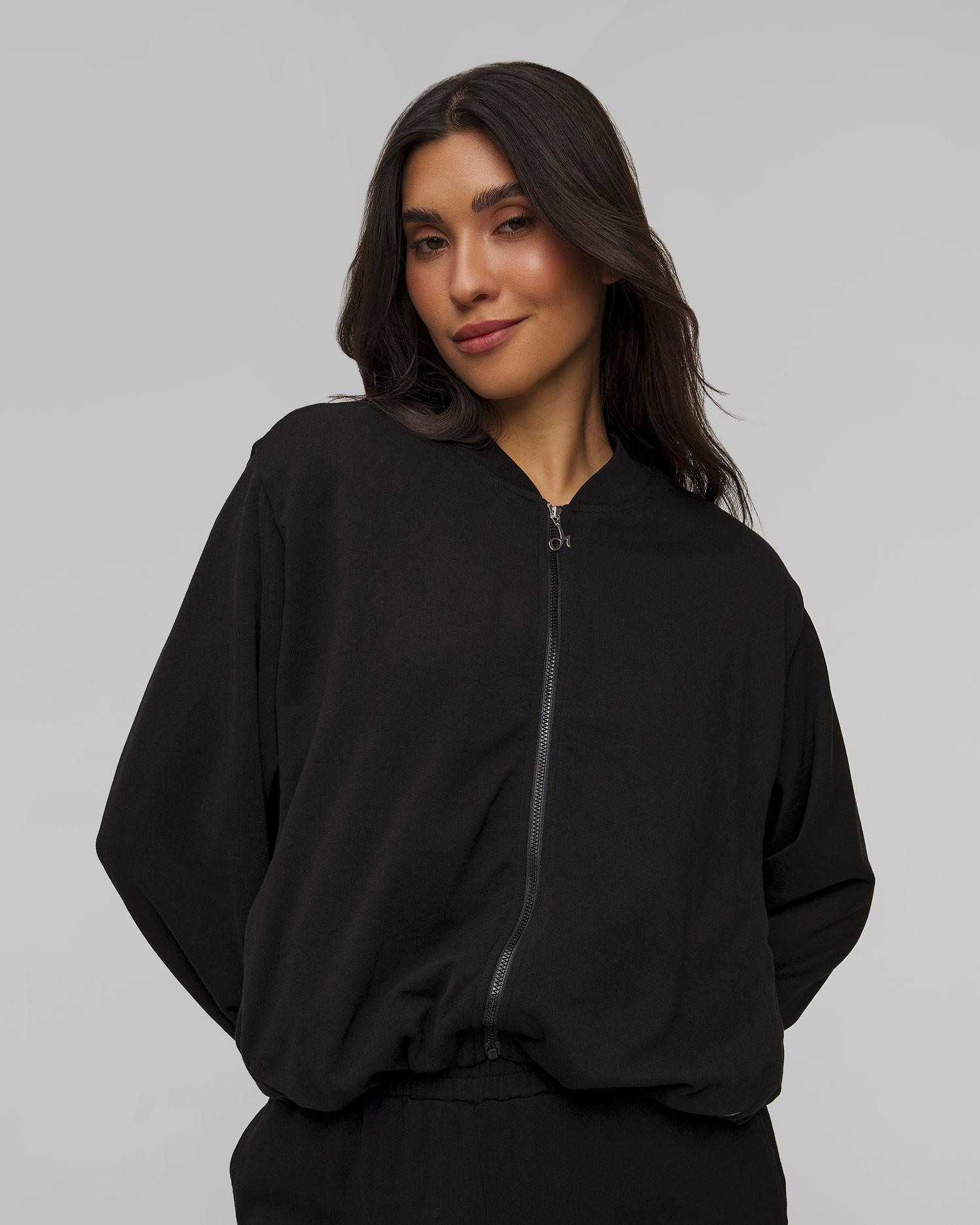 Felpa nera con cerniera da donna Deha