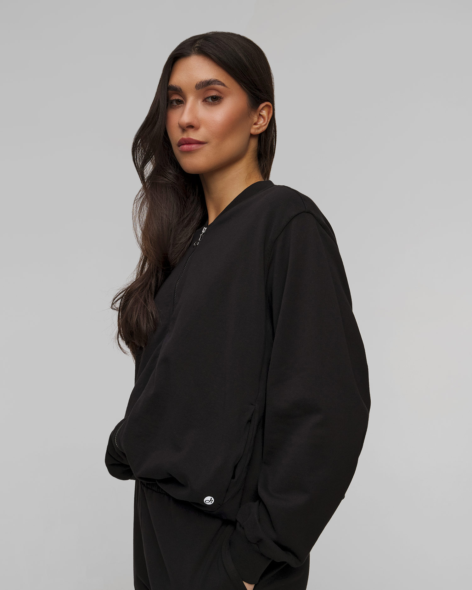 Felpa nera con cerniera da donna Deha