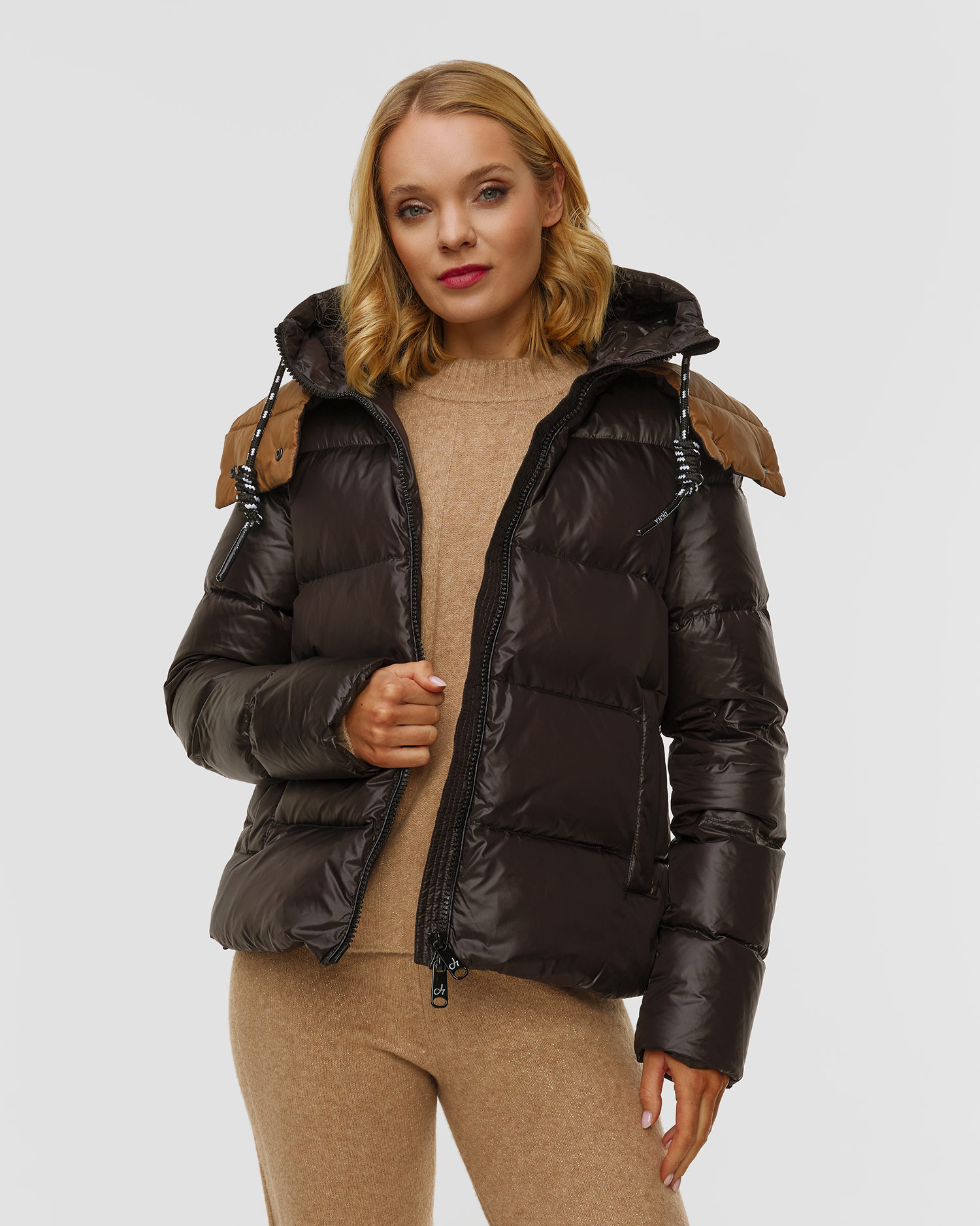 Deha Schwarze Damen-Daunenjacke