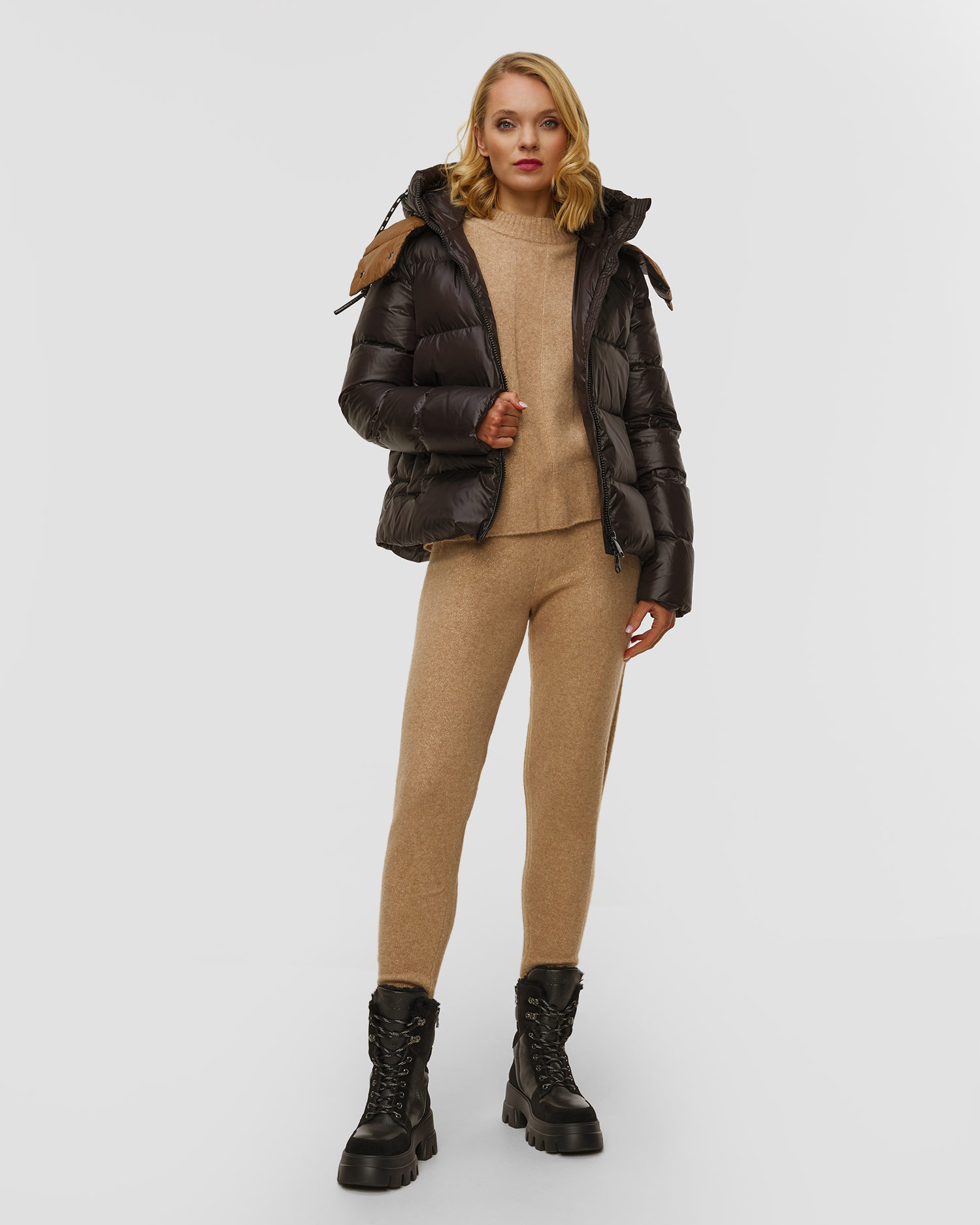 Deha Schwarze Damen-Daunenjacke