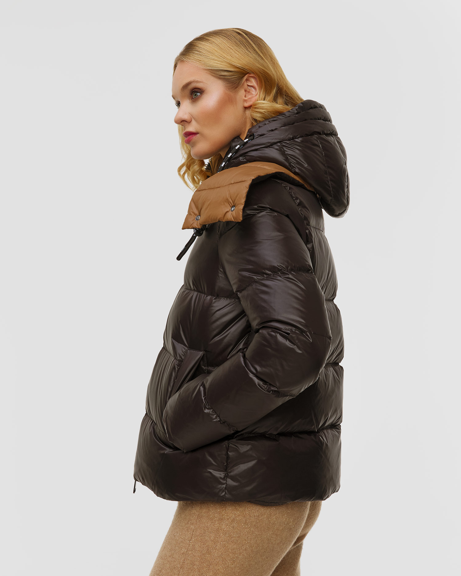 Deha Schwarze Damen-Daunenjacke