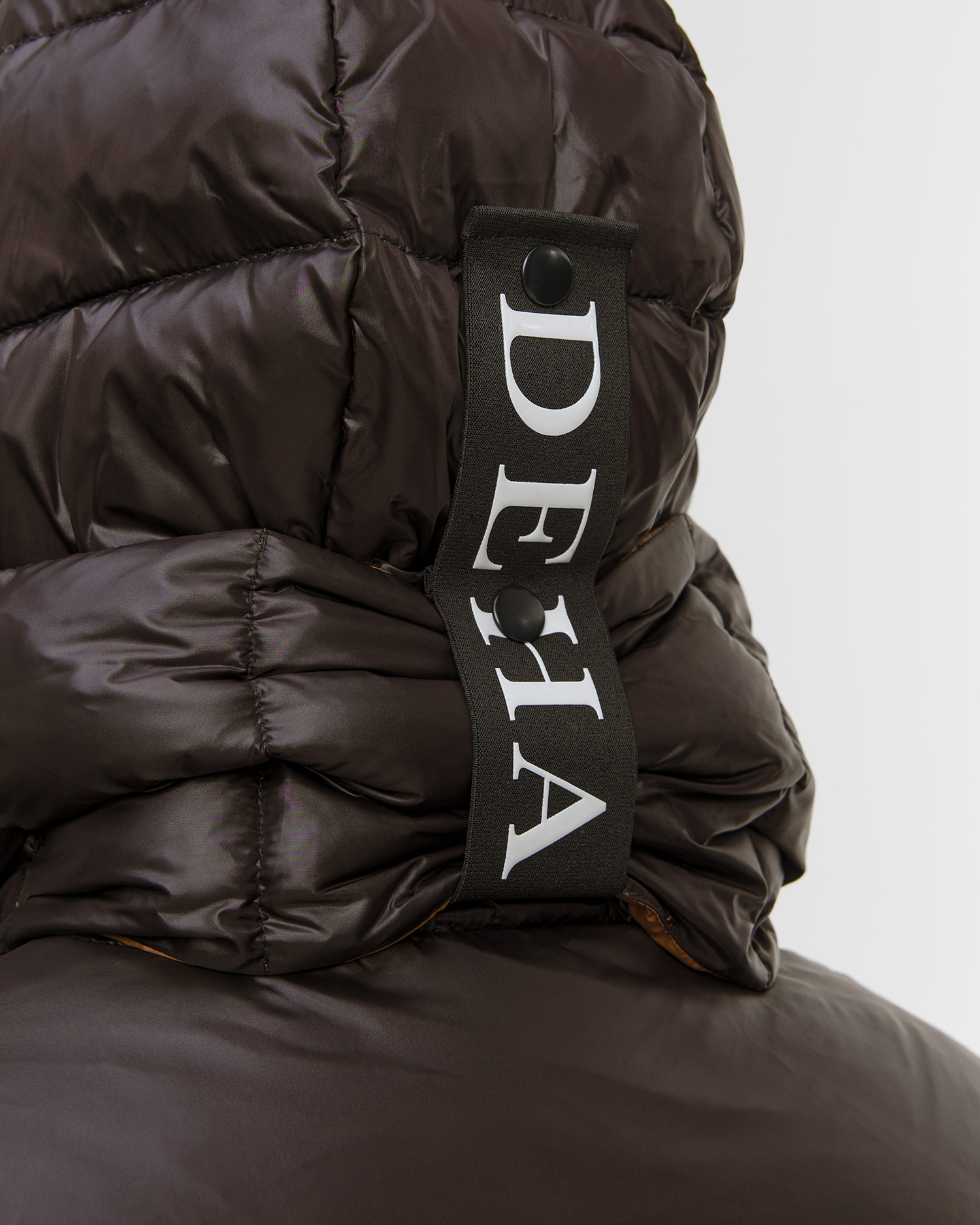 Deha Schwarze Damen-Daunenjacke