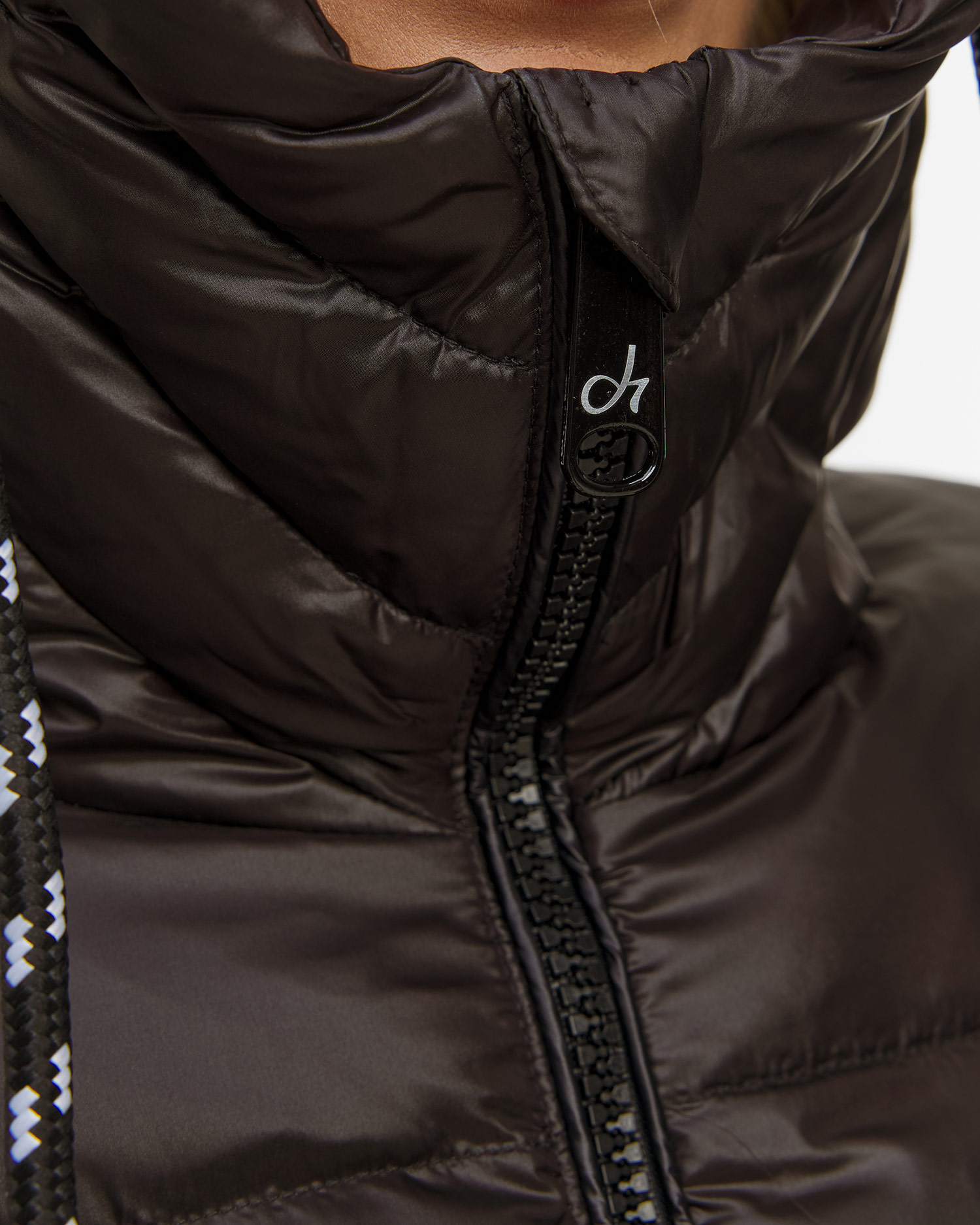 Deha Schwarze Damen-Daunenjacke