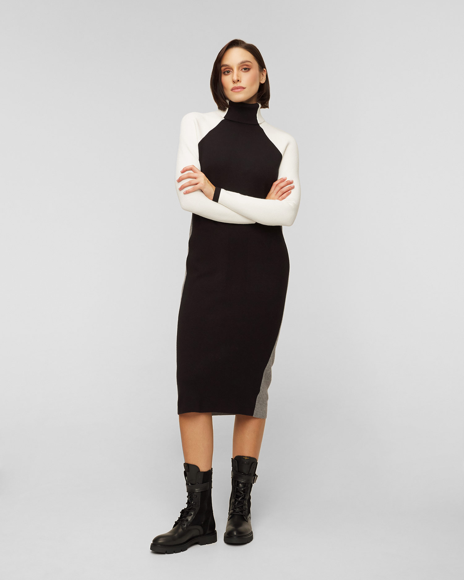 Deha Strickkleid mit Rollkragen