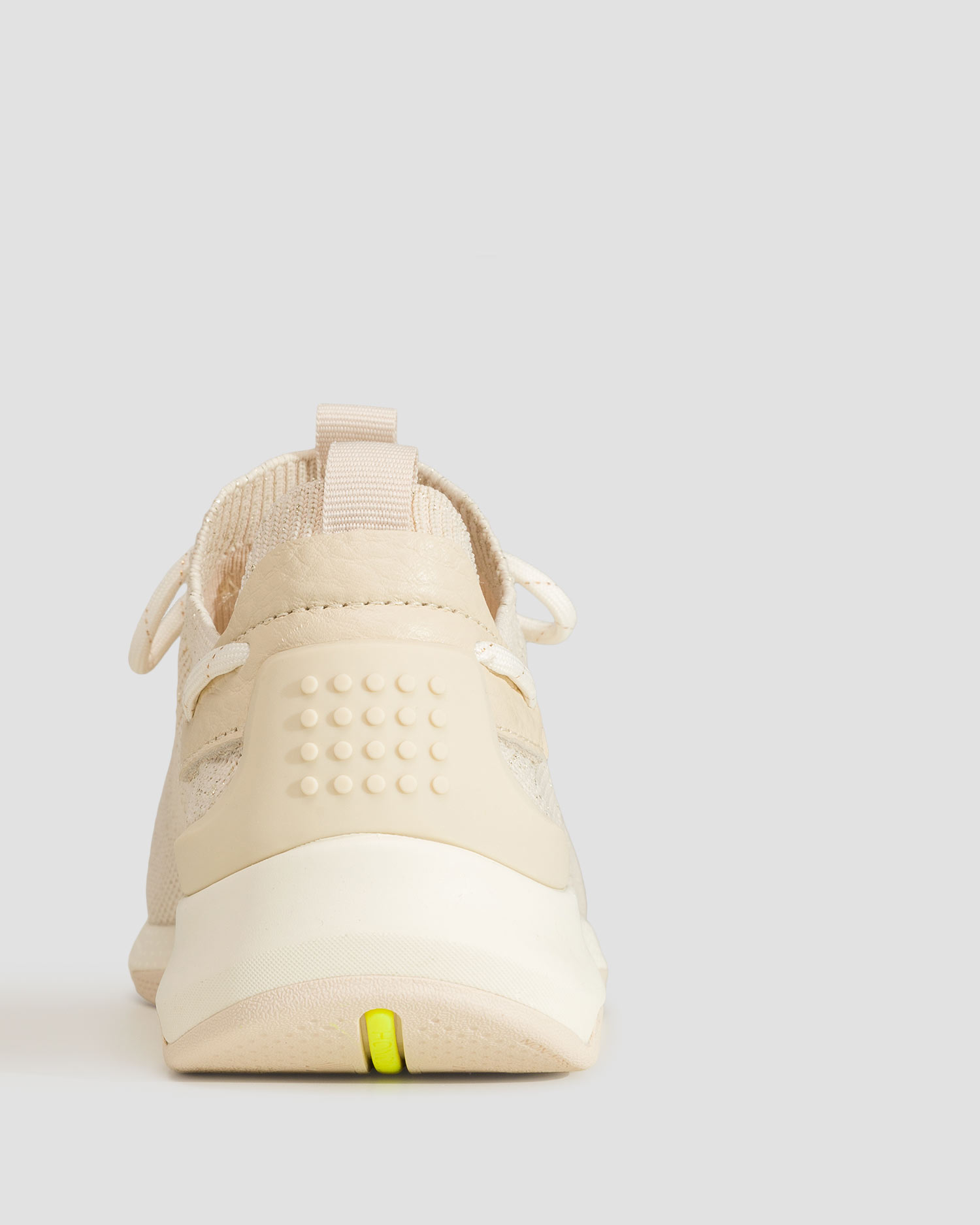 Beżowe buty damskie TBS Jellina