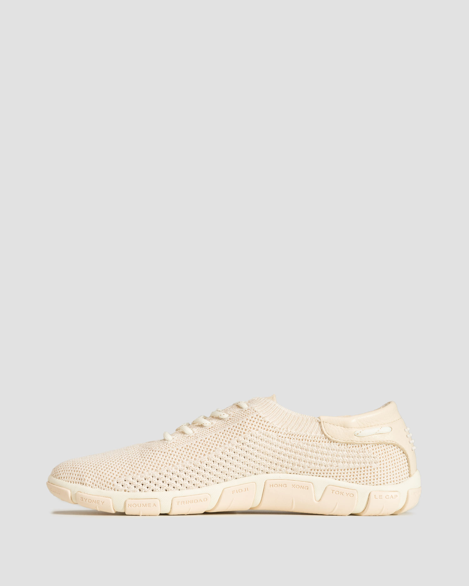 Beżowe buty damskie TBS Jazaria