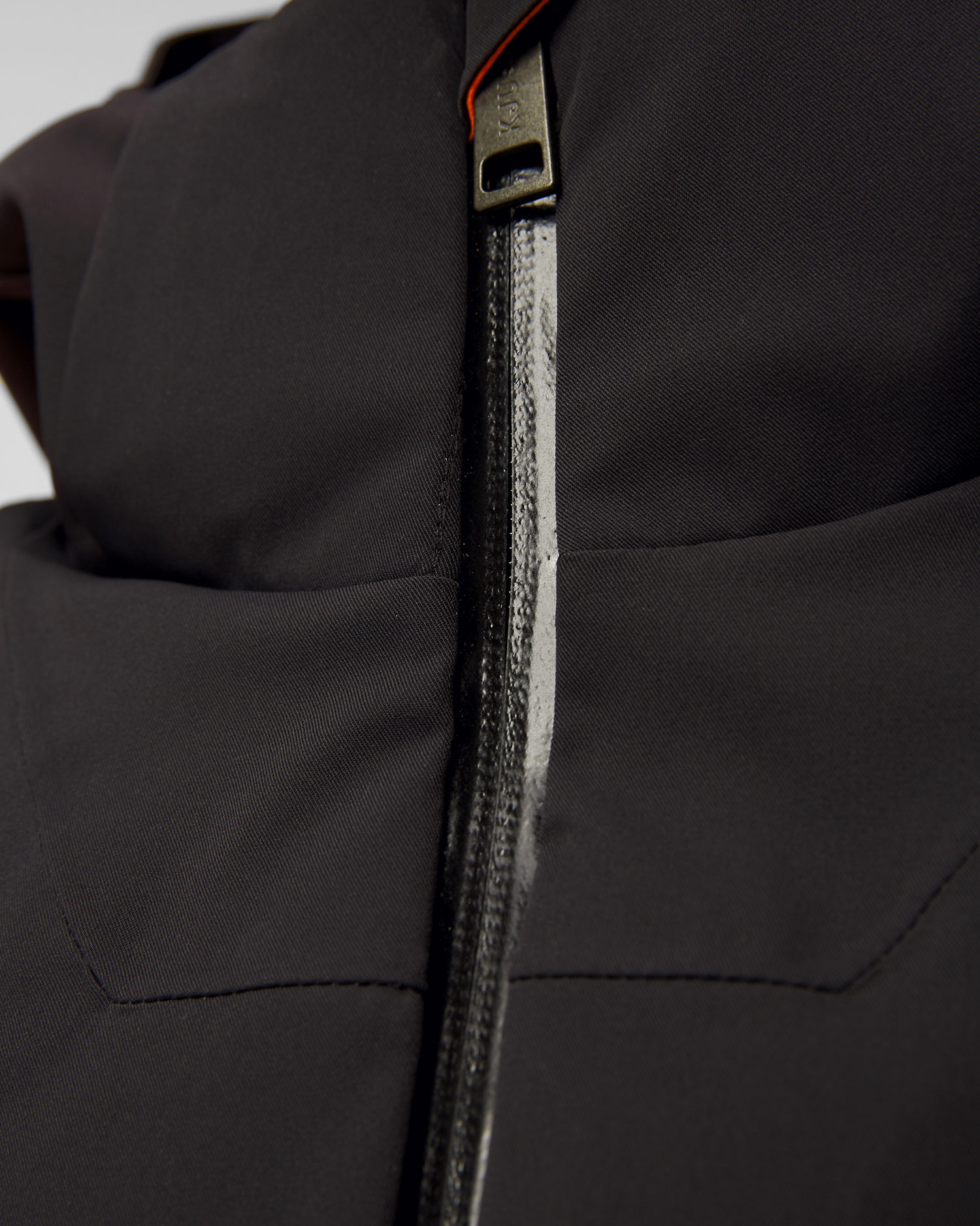 Czarna kurtka narciarska chłopięca Kjus Downforce